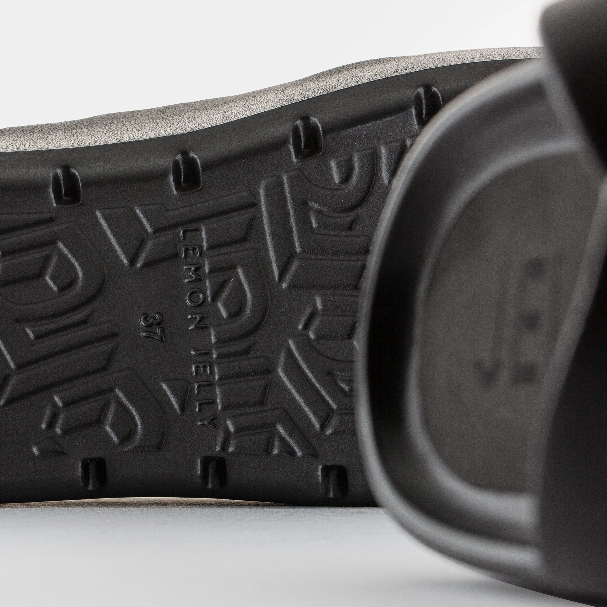 *FINAL SALE*Moony - Black