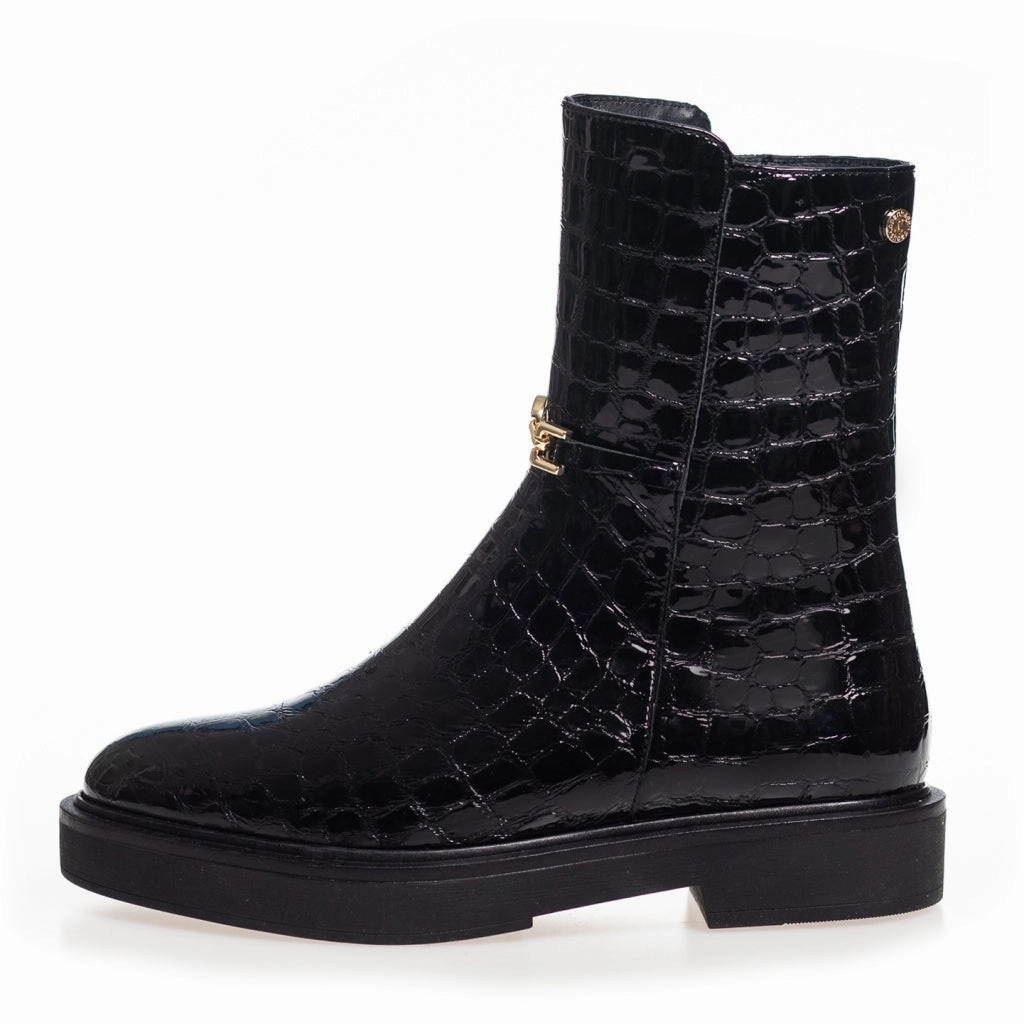 A MIRACLE BLACK - BLACK