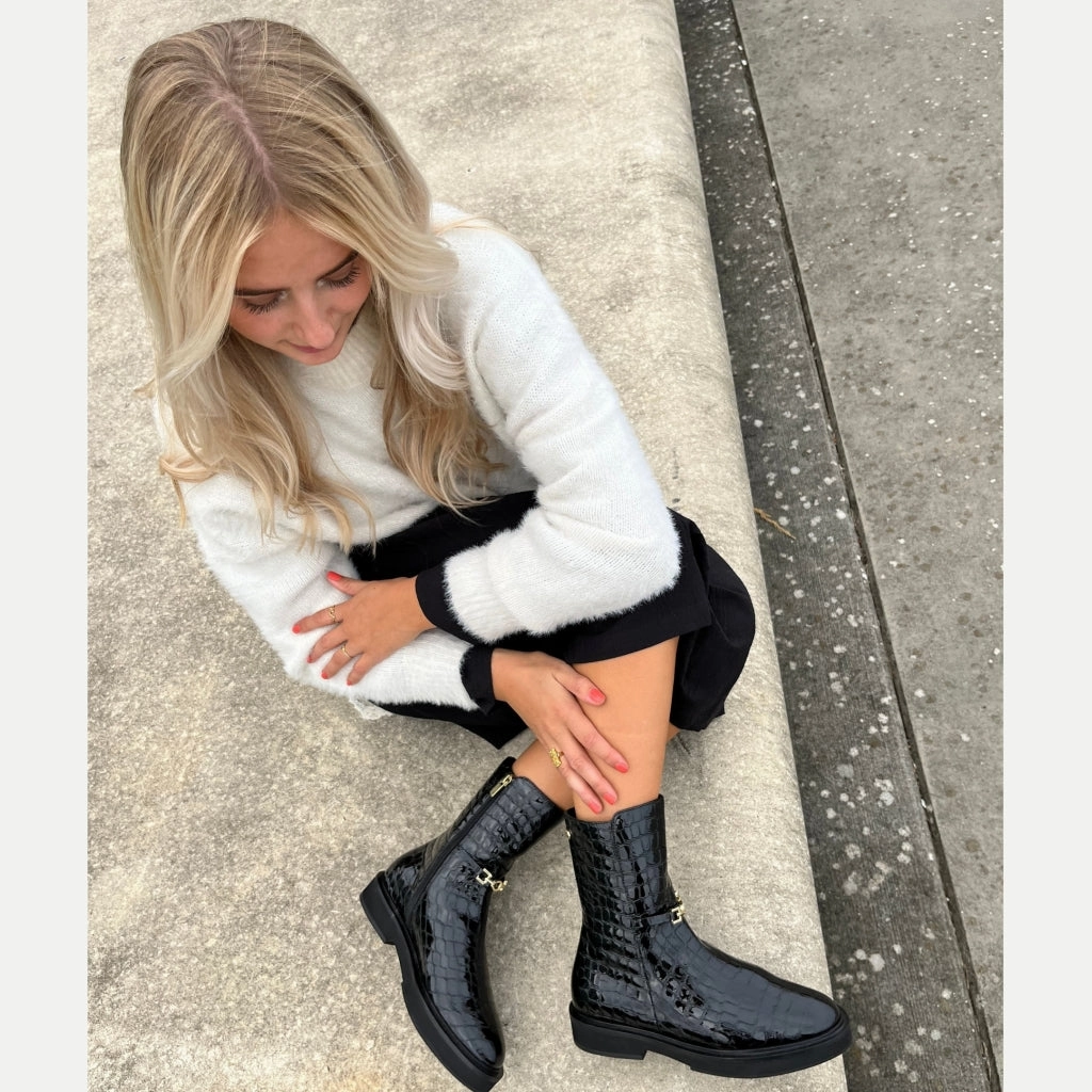 A MIRACLE BLACK - BLACK
