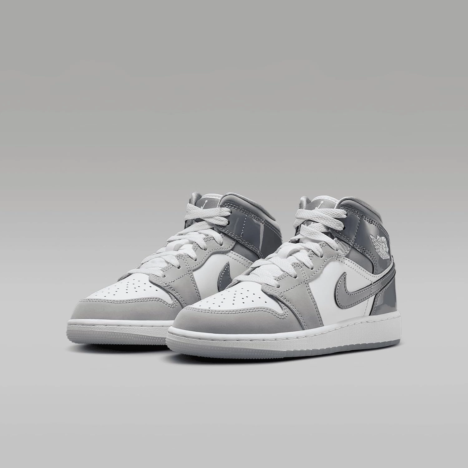 Air Jordan 1 Mid Big Kids' Shoes
