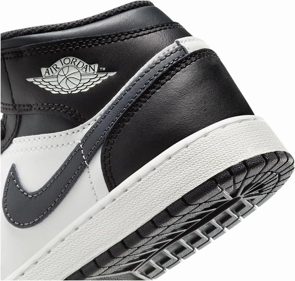 Air Jordan 1 Mid Big Kids' Shoes