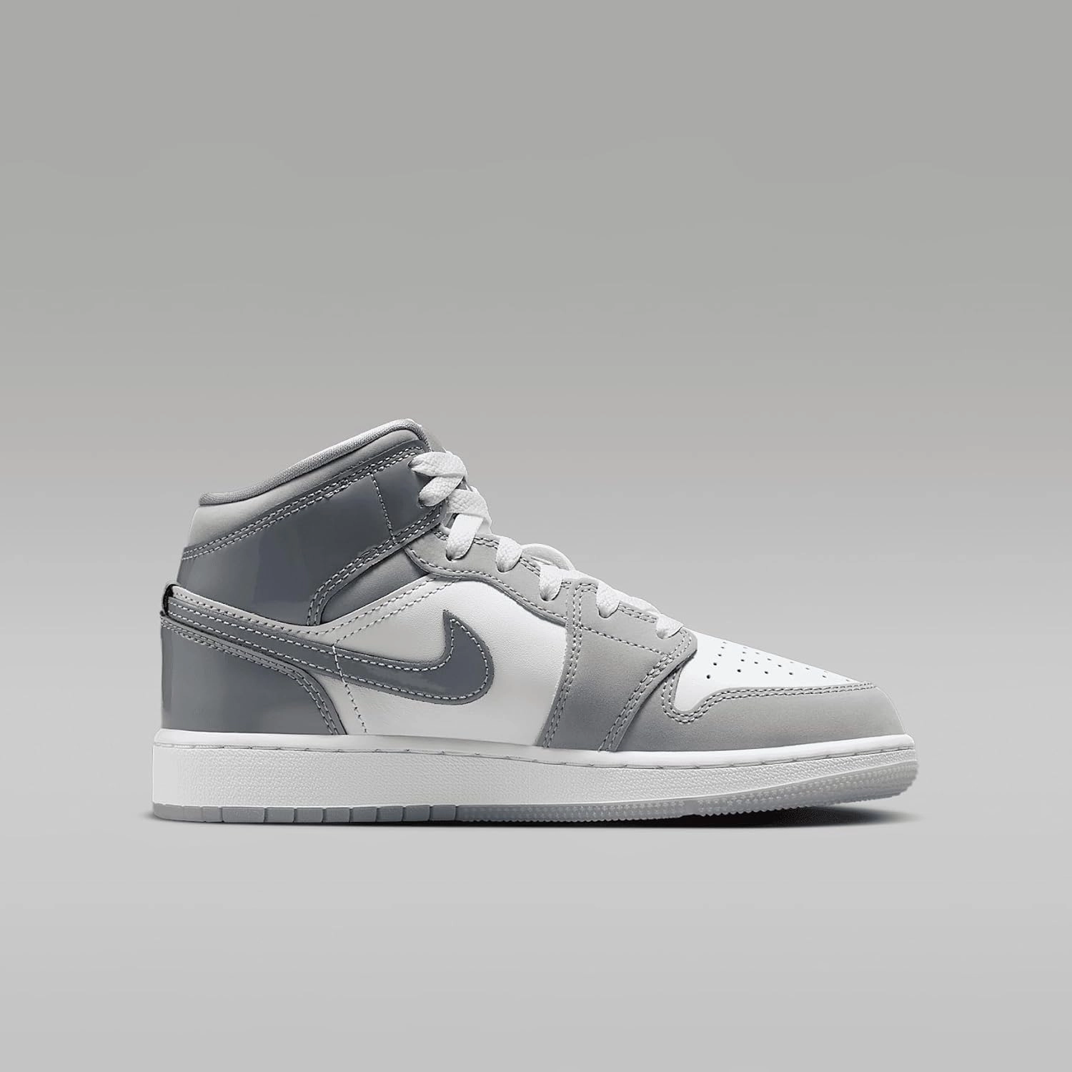 Air Jordan 1 Mid Big Kids' Shoes