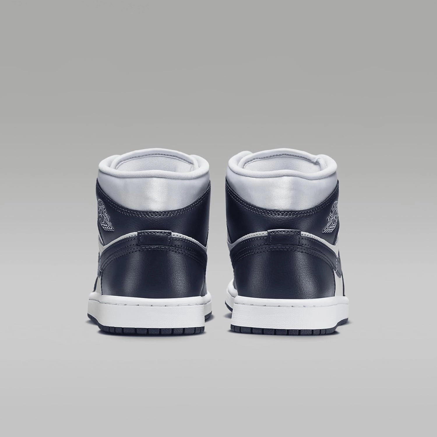 Air Jordan 1 Mid SE Women's Shoes (FZ8777-044, Football Grey/White/Gym Red/Midnight Navy)