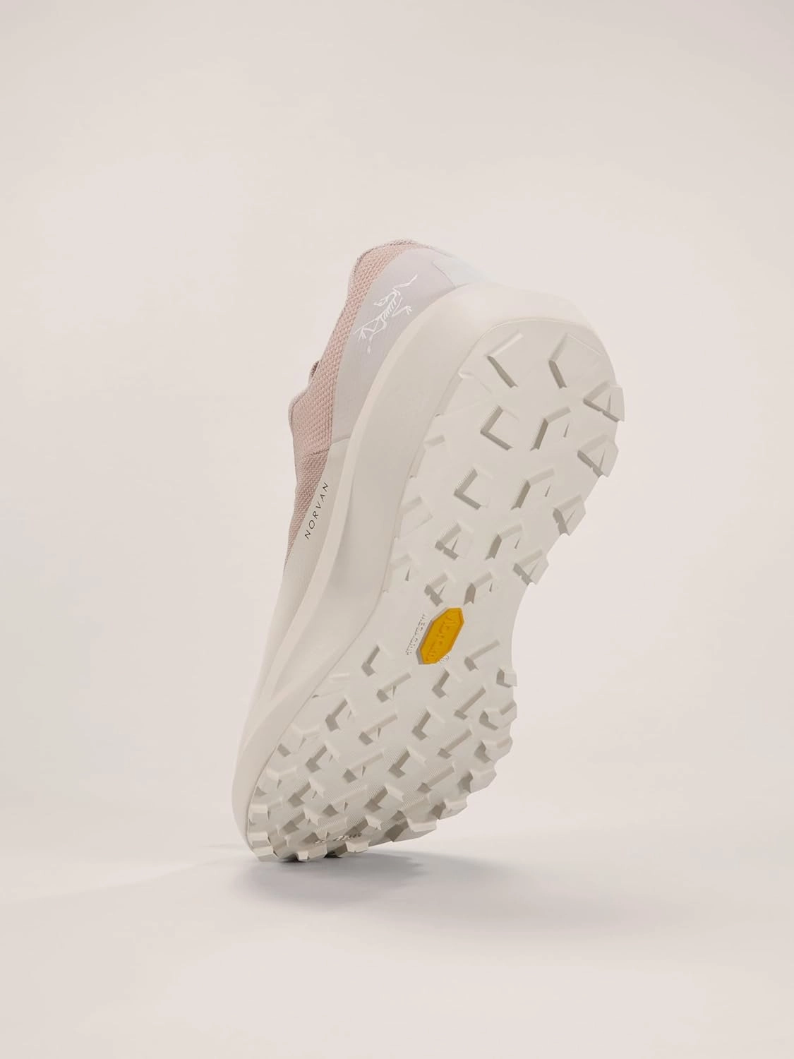 Arc'teryx Women's Norvan LD 4 - Lightweight Mountain Running Shoes for Women, Long Distance Running Shoes for All Terrains