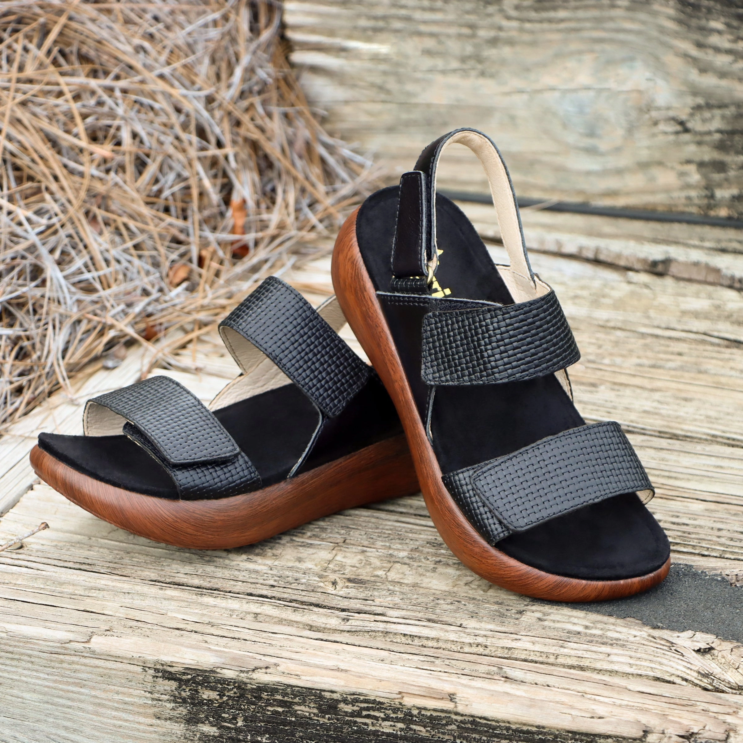 Bailee Woven Noir Sandal