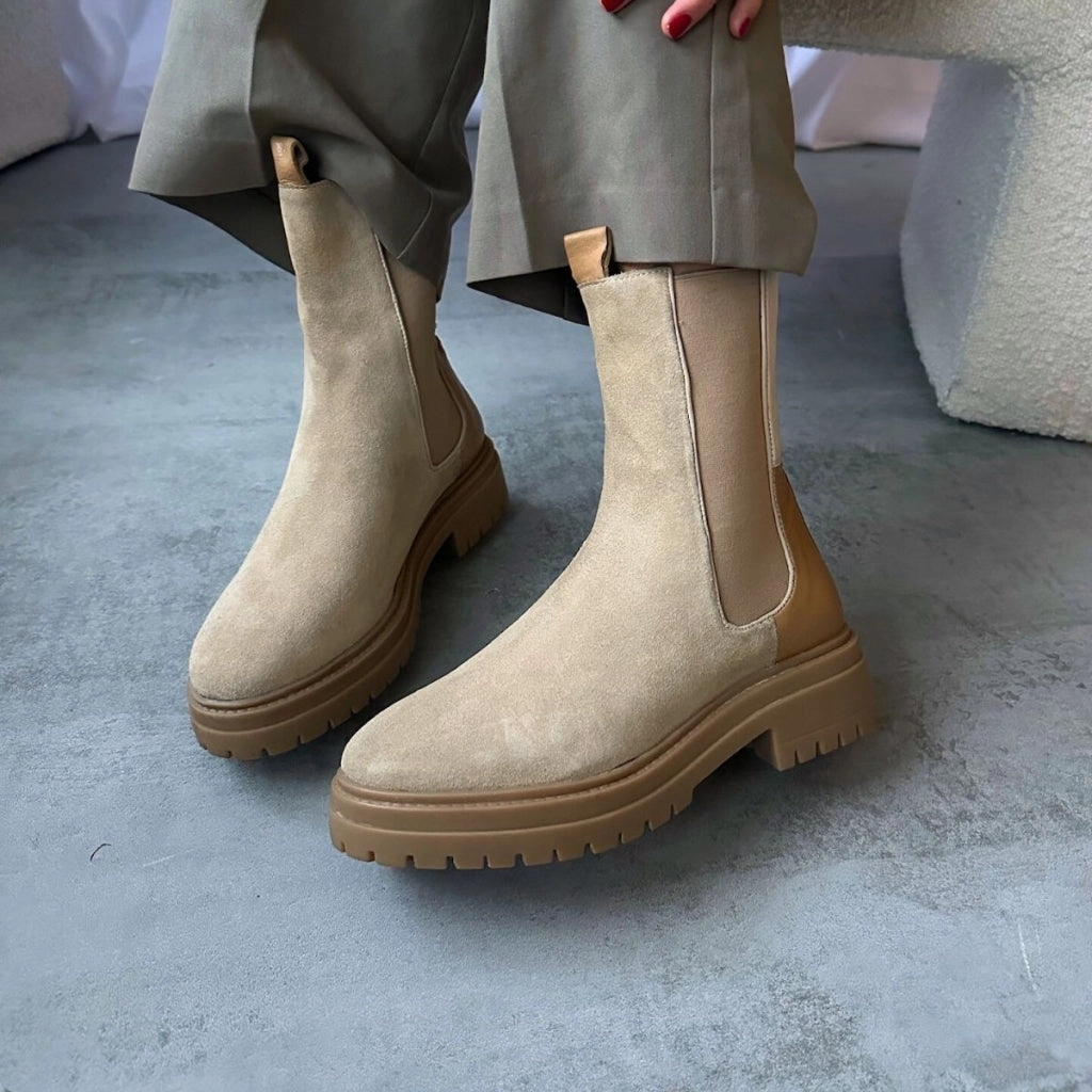 BEVERLY BOOT SUEDE - SAND