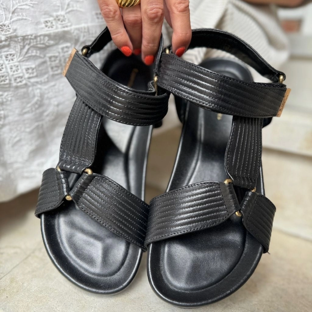 CARRIE LEATHER - BLACK
