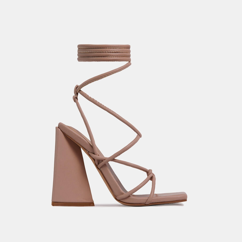 Danielle Heels-Nude