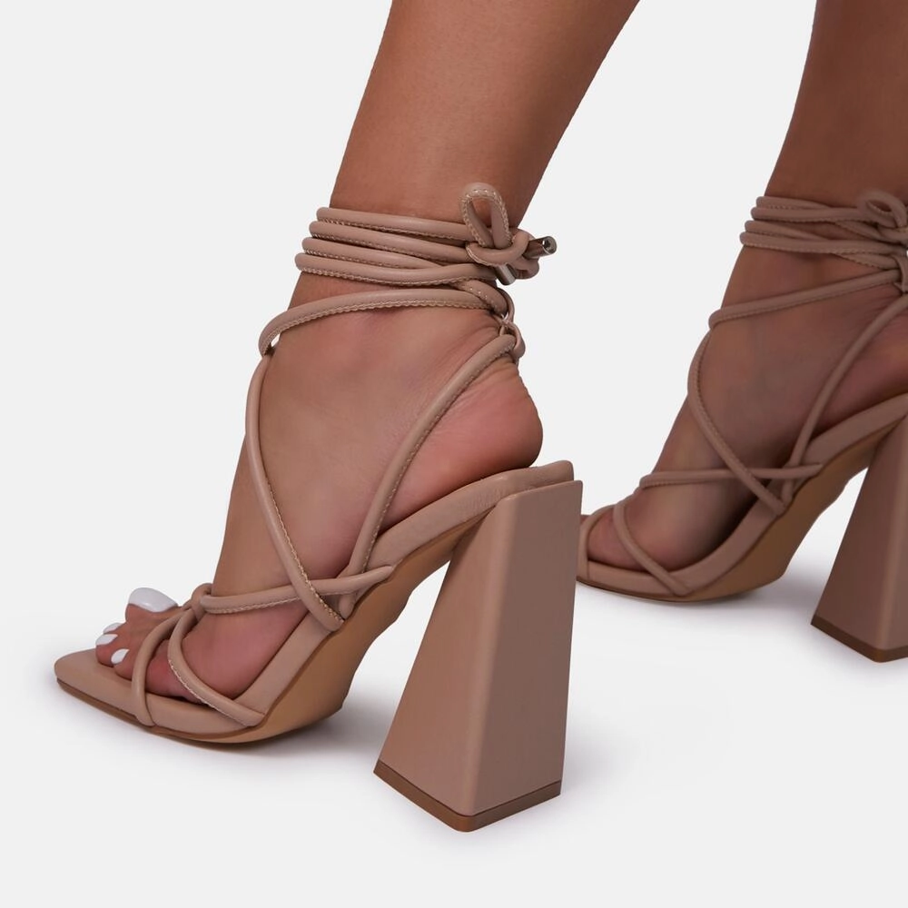 Danielle Heels-Nude