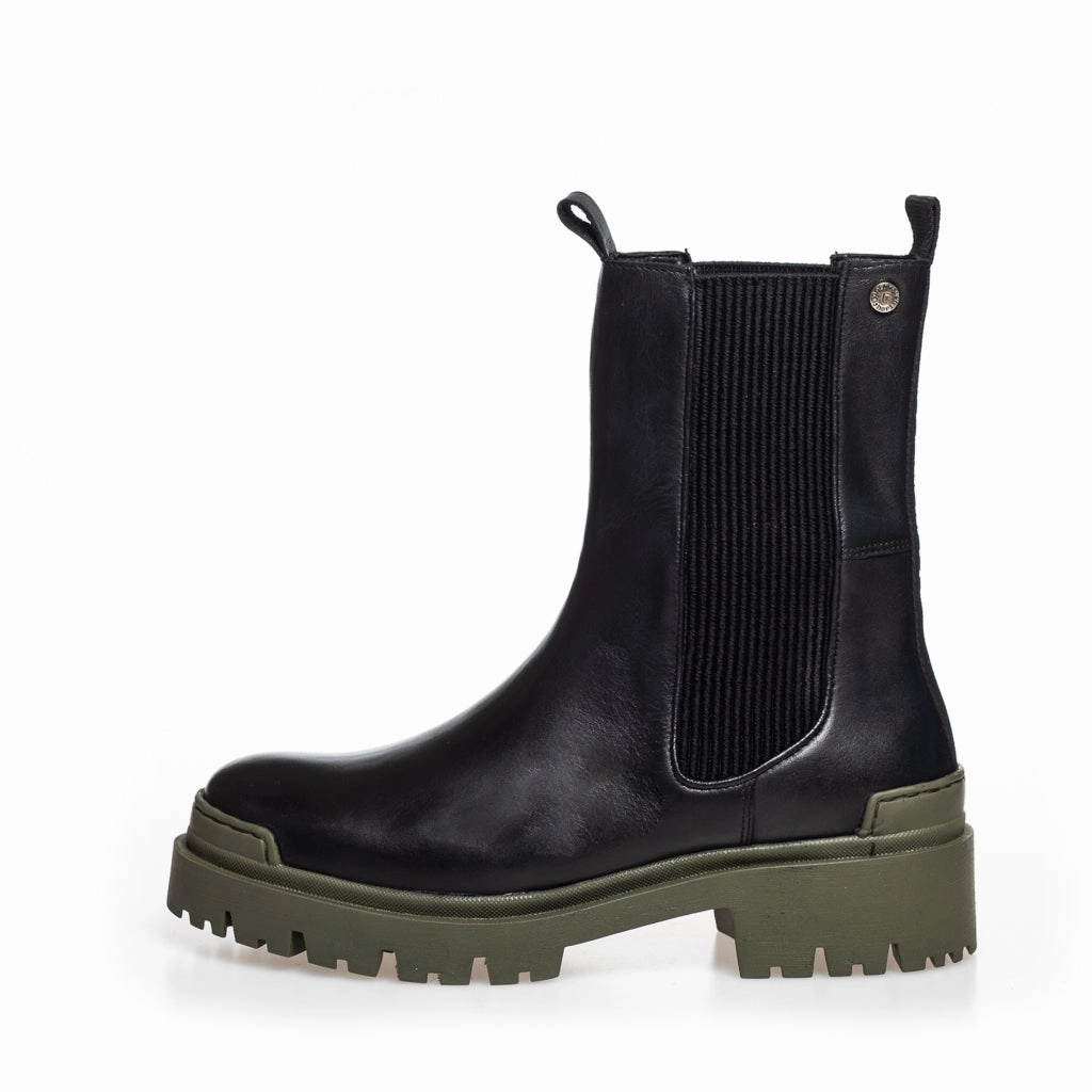 DAY DREAMING - BLACK W/ARMY SOLE