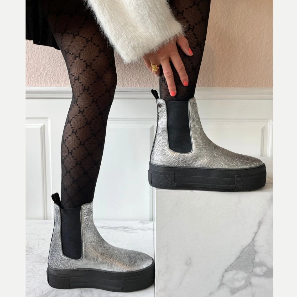 ENYA BOOT SILVER - Silver Snake