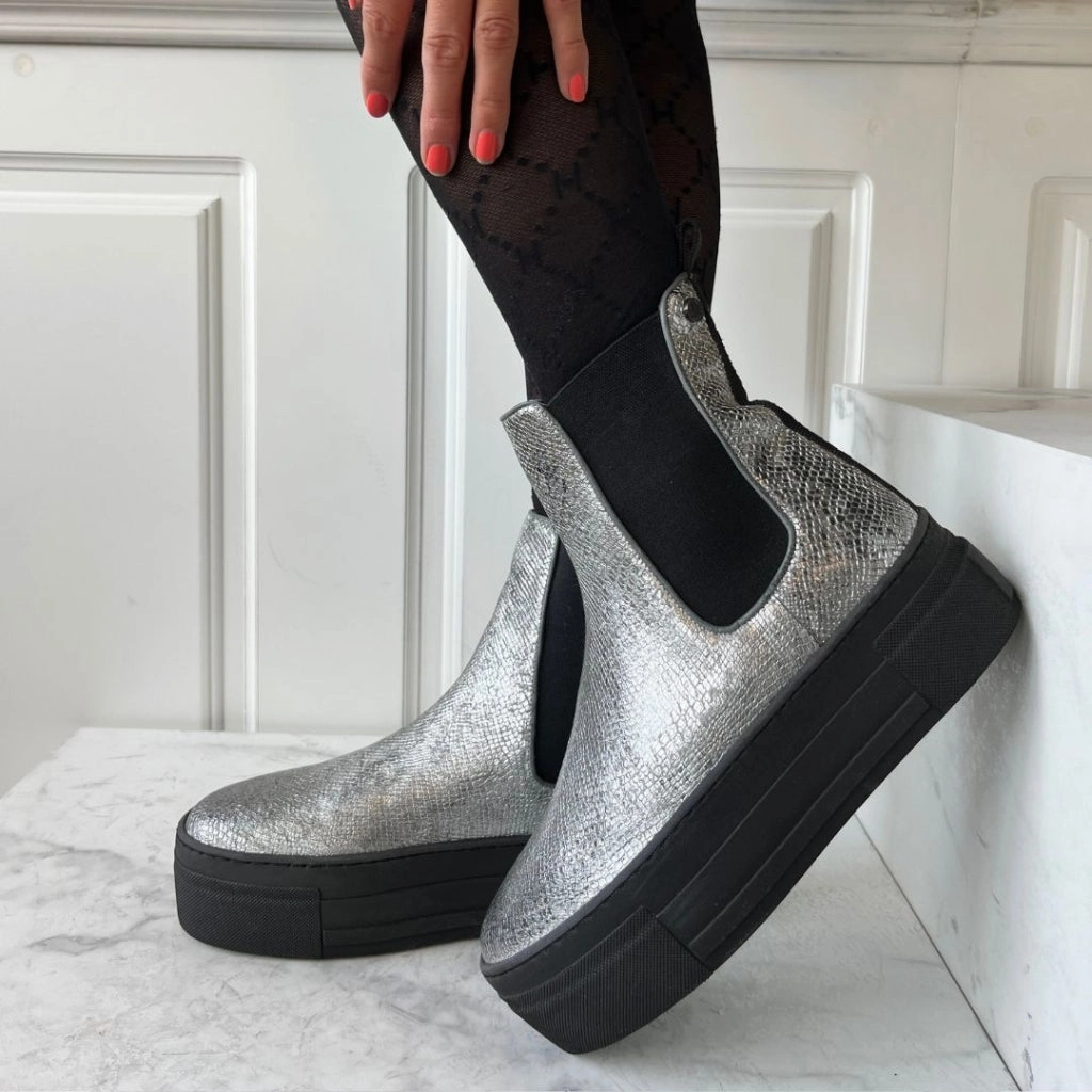 ENYA BOOT SILVER - Silver Snake