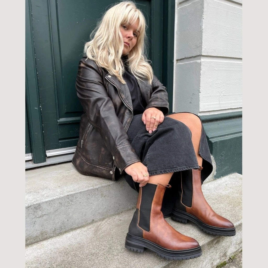 IT'S A KIND OF MAGIC - COGNAC/BLACK/BROWN