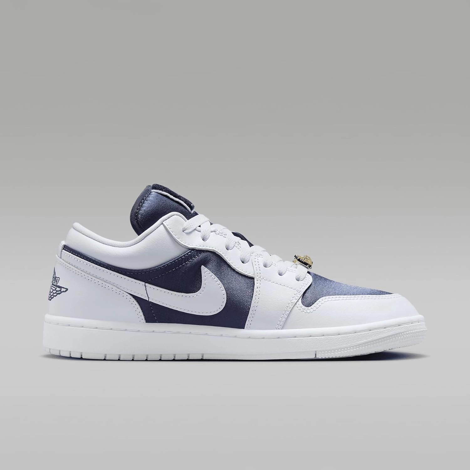 Jordan Air 1 Low SE Women's Shoes (FZ8778-044, Football Grey/White/Gym Red/Midnight Navy)