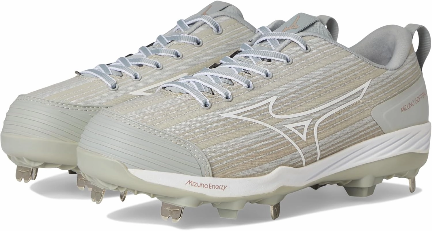 Mizuno Women's Sweep 6 Softball Shoe