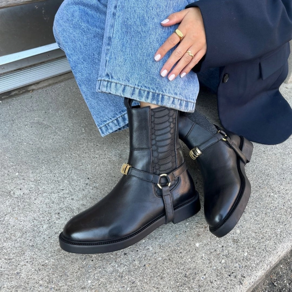 MOMENTS OF LIFE 2 (GOLD TRIM) - BLACK