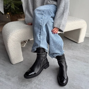 MY MOVES - BLACK PATENT
