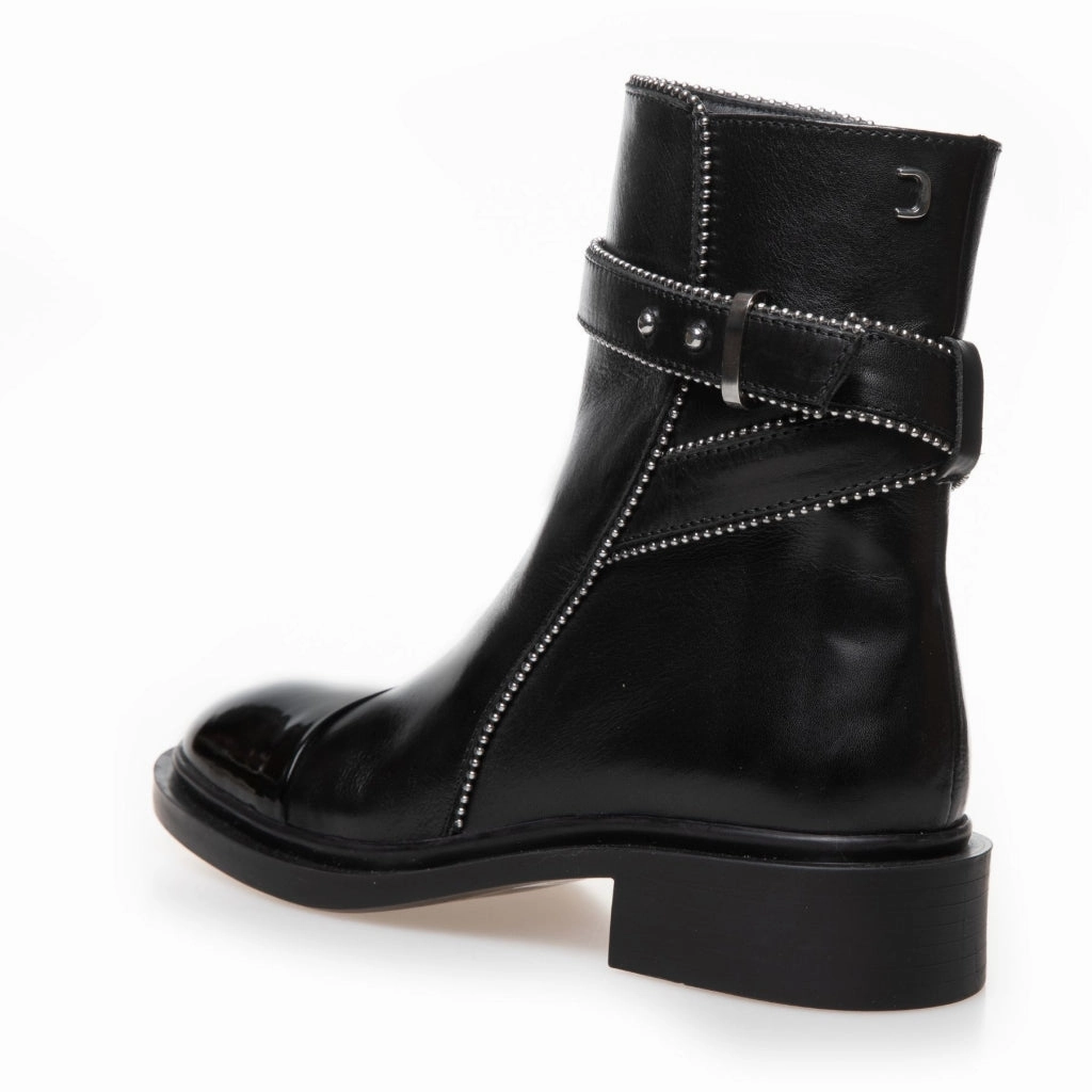 MY MOVES - BLACK PATENT