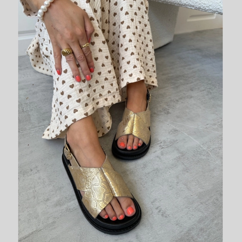 NEW STRONGER - GOLD PRINT - GOLD