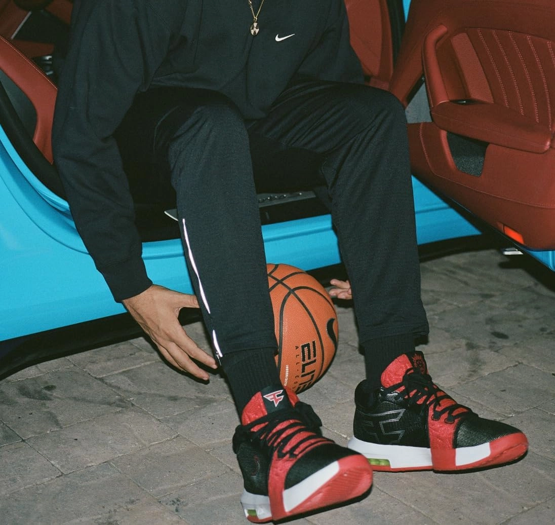 Nike Men's Basketball Shoe