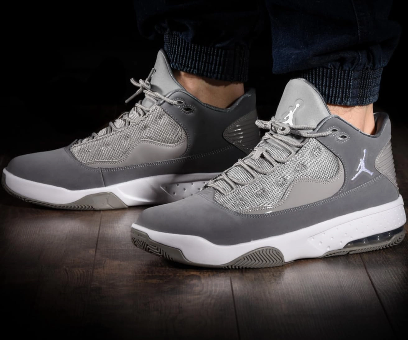 NIKE Men's Basketball Shoe