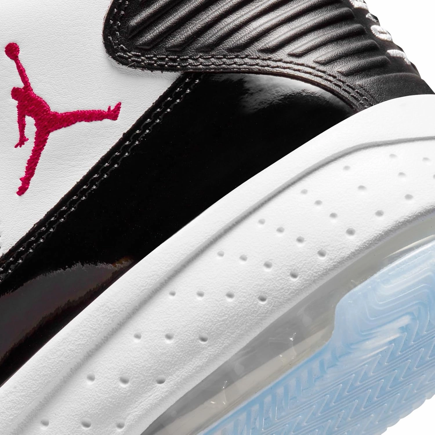 NIKE Men's Basketball Shoe