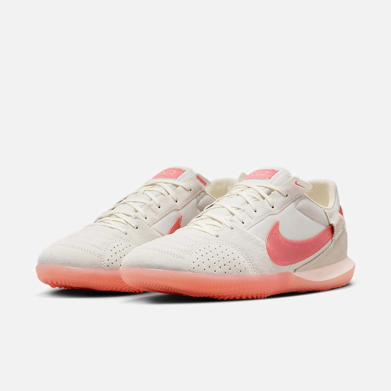 Nike Streetgato Low-Top Soccer Shoes (DC8466-104, Pale Ivory/Apricot Agate)