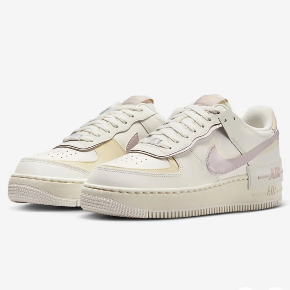 Nike Women Basketball Shoe, 8 US