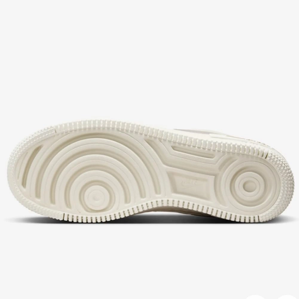 Nike Women Basketball Shoe, 8 US