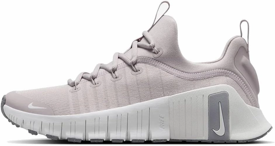 Nike Women's Free Metcon 6 Sneaker