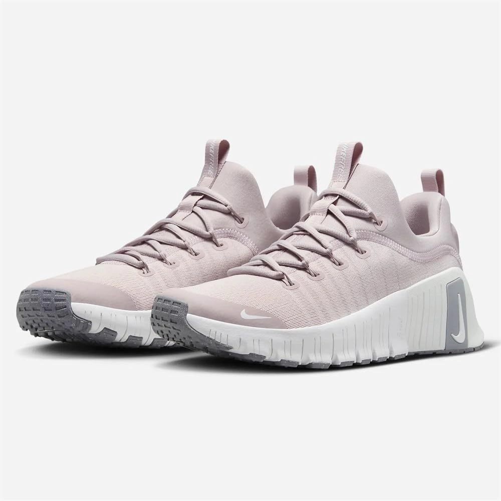 Nike Women's Free Metcon 6 Sneaker