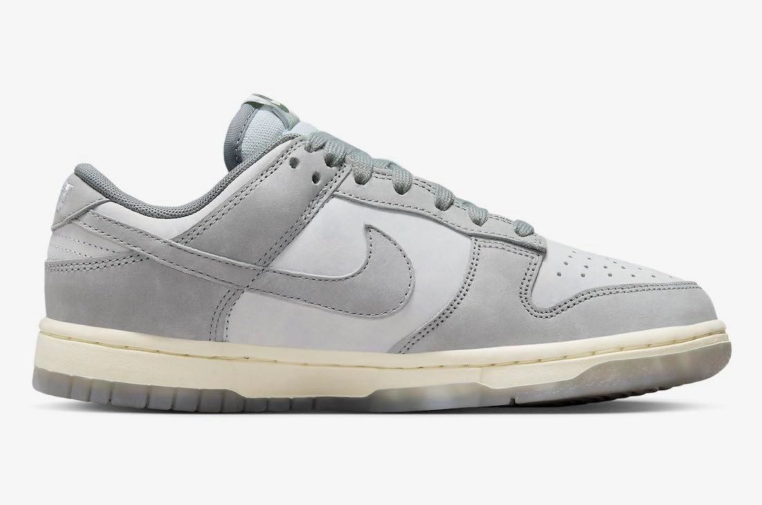 Nike Women's Modern