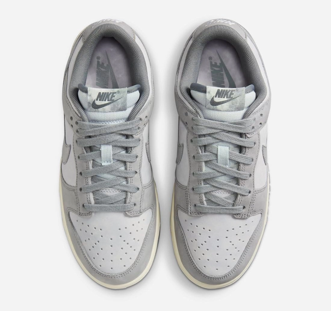 Nike Women's Modern