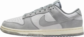 Nike Women's Modern