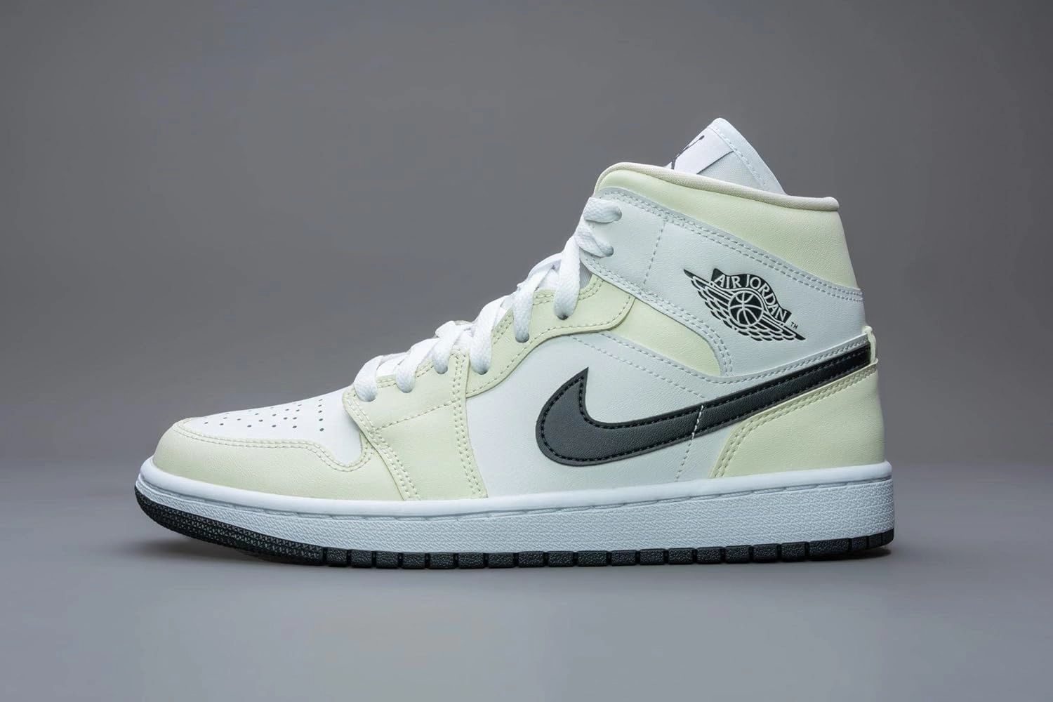 Nike Women's Modern
