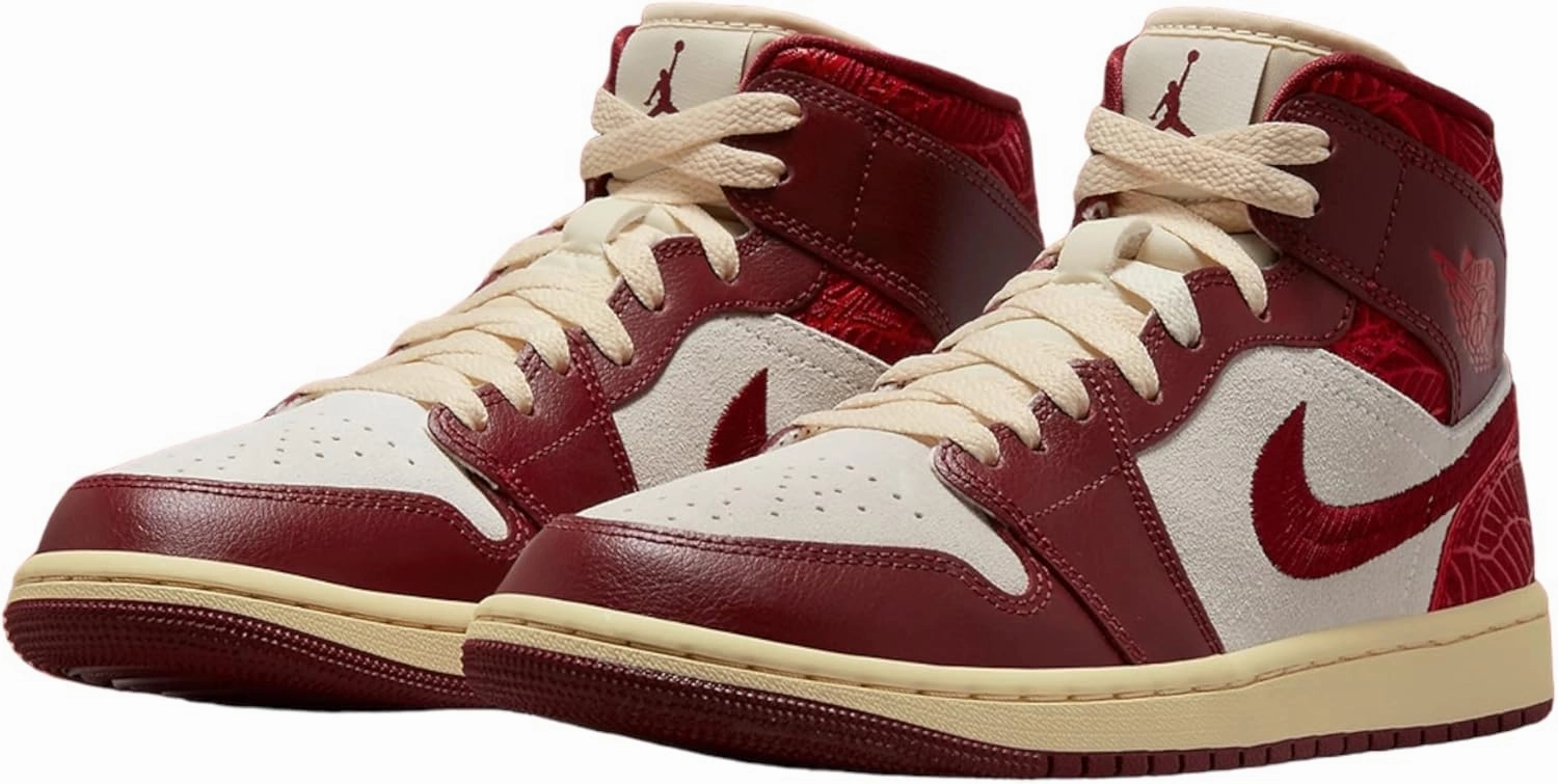 Nike Women's Modern