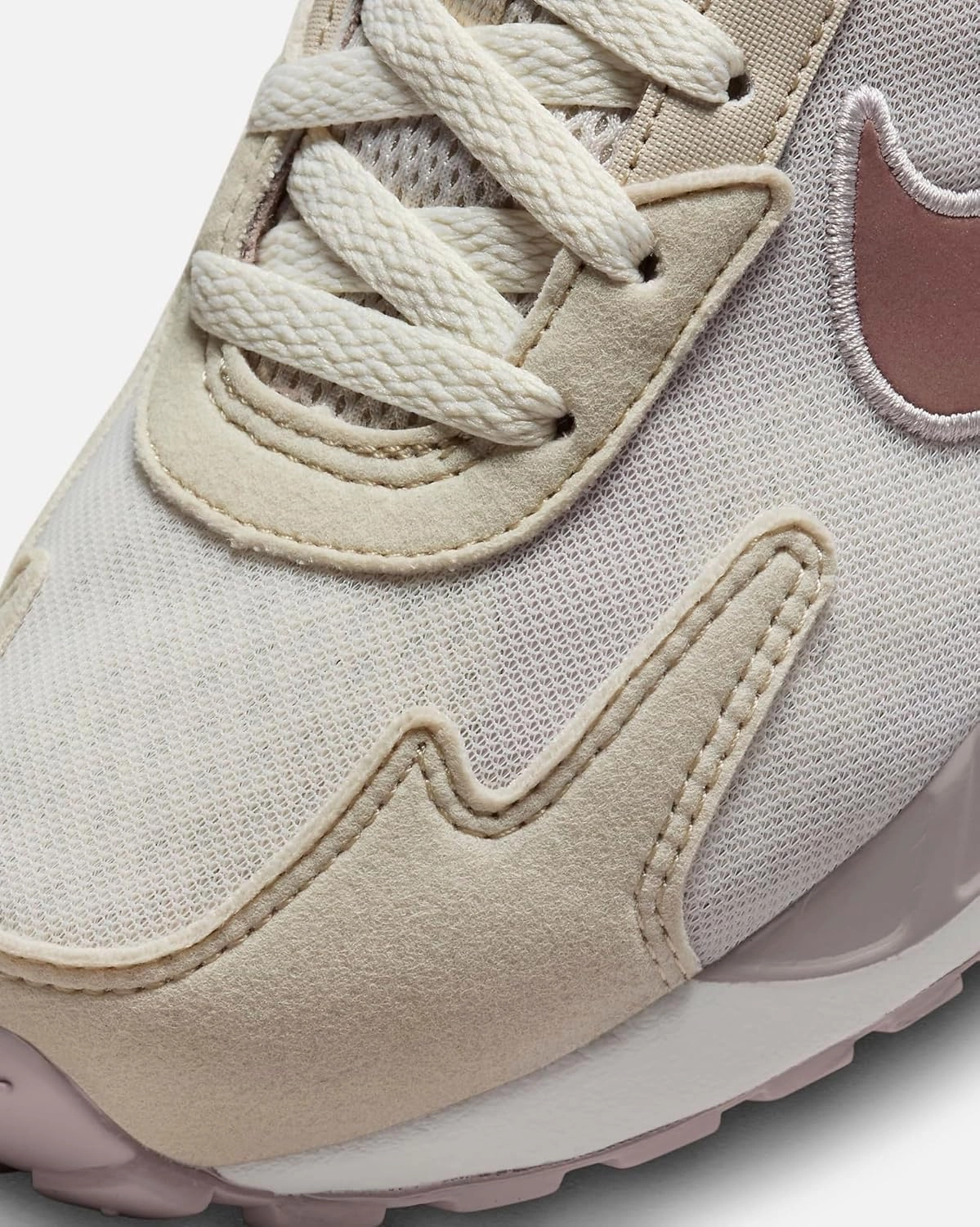 Nike Women's Modern