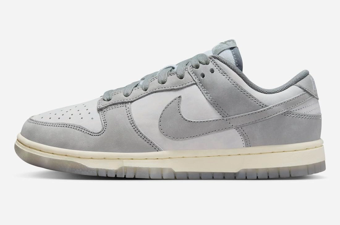 Nike Women's Modern