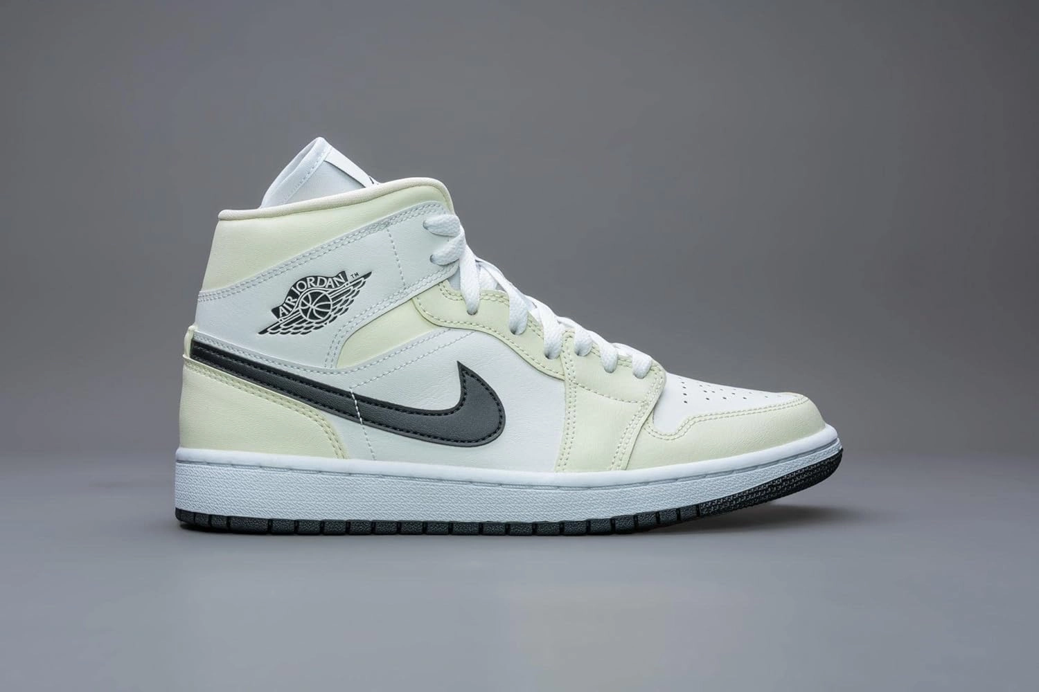 Nike Women's Modern