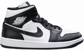 Nike Women's Modern