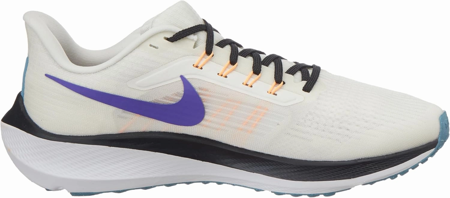 NIKE Women's Sneaker
