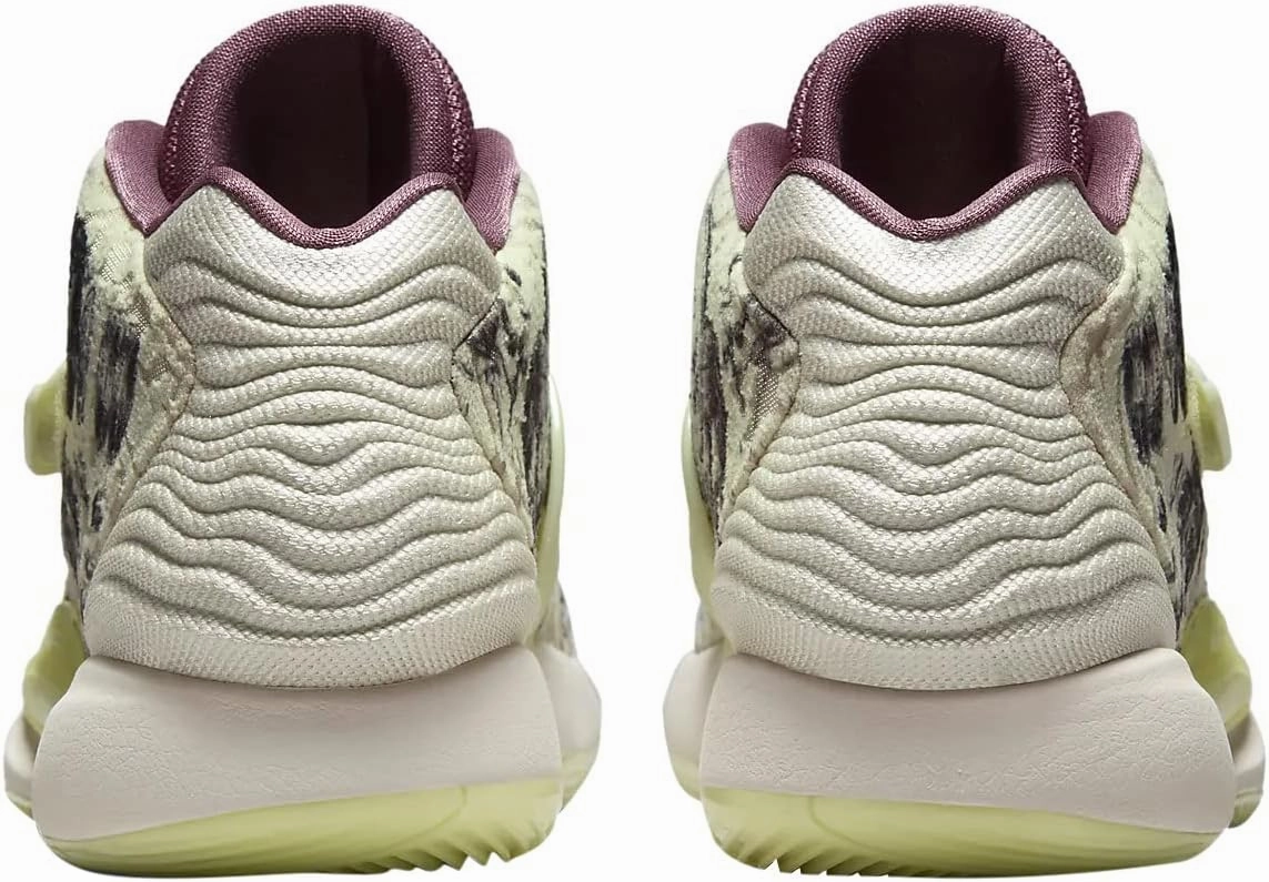 NIKE Women's Sneaker Gymnastics Shoe