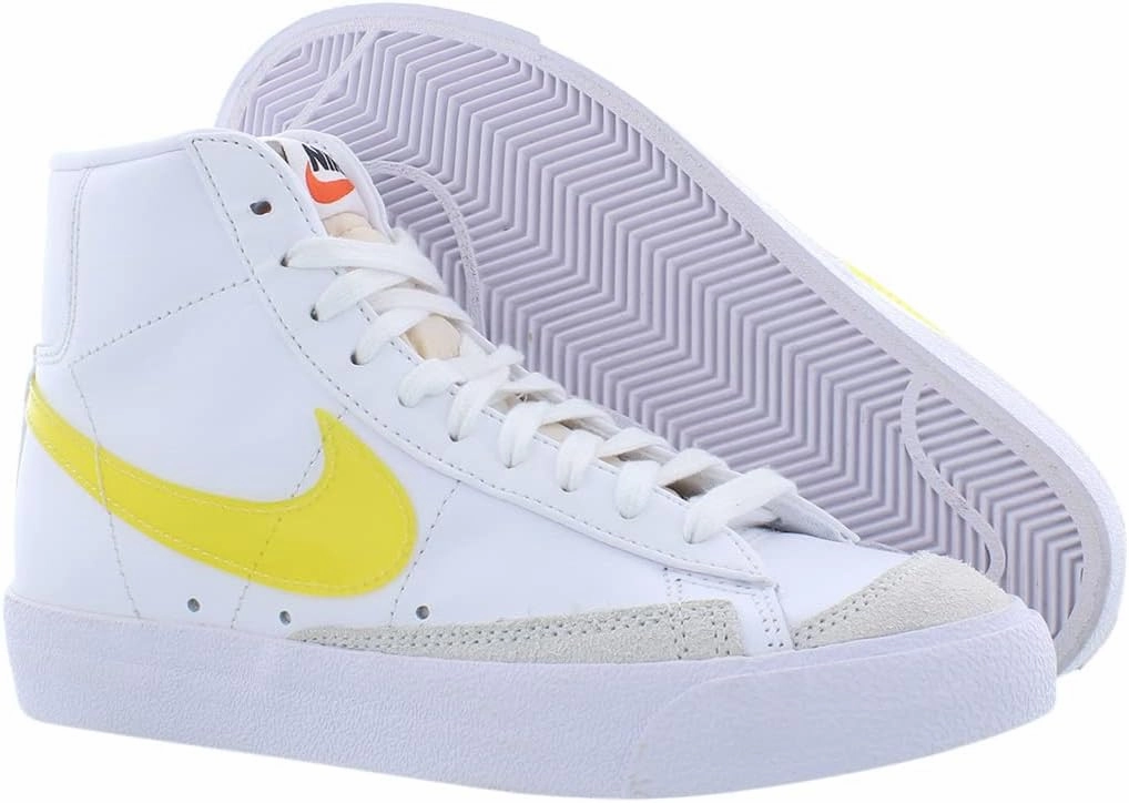 Nike Women's Sneaker, Medium