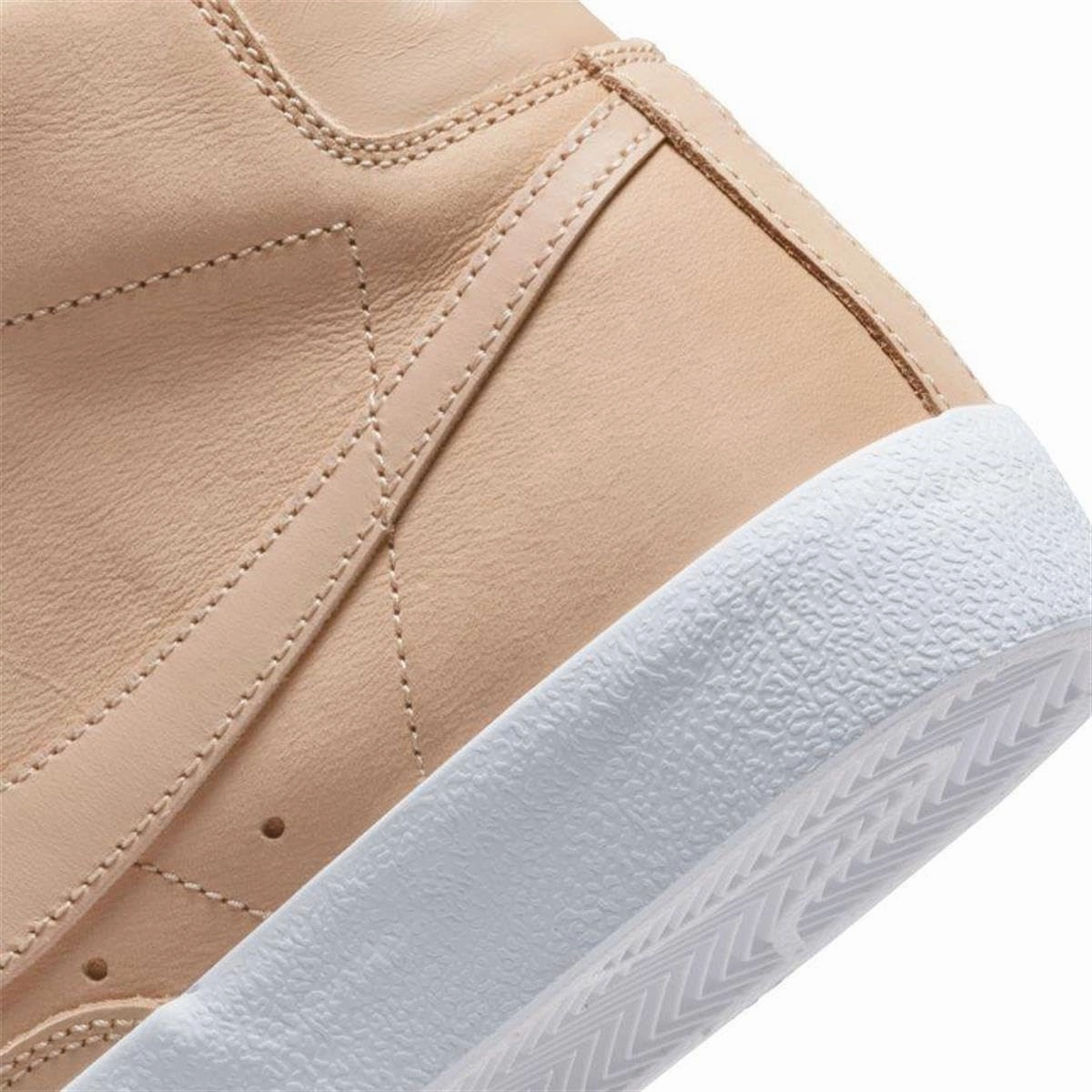 Nike Women's Sneaker, Medium
