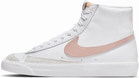 Nike Women's Sneaker, Medium