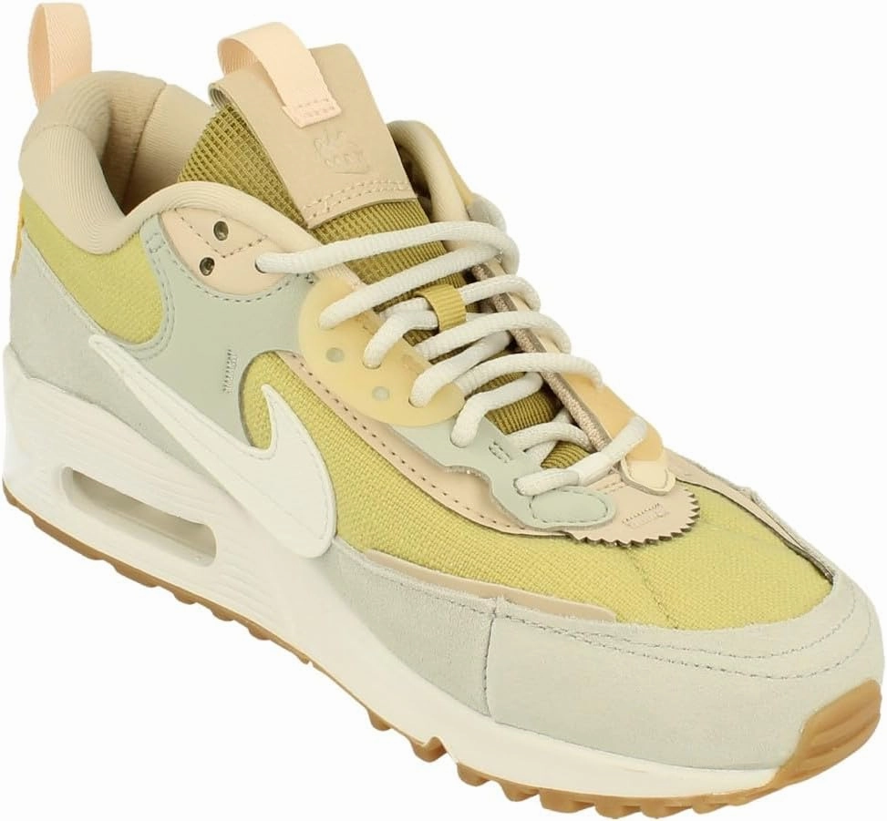 NIKE Women's Sneaker