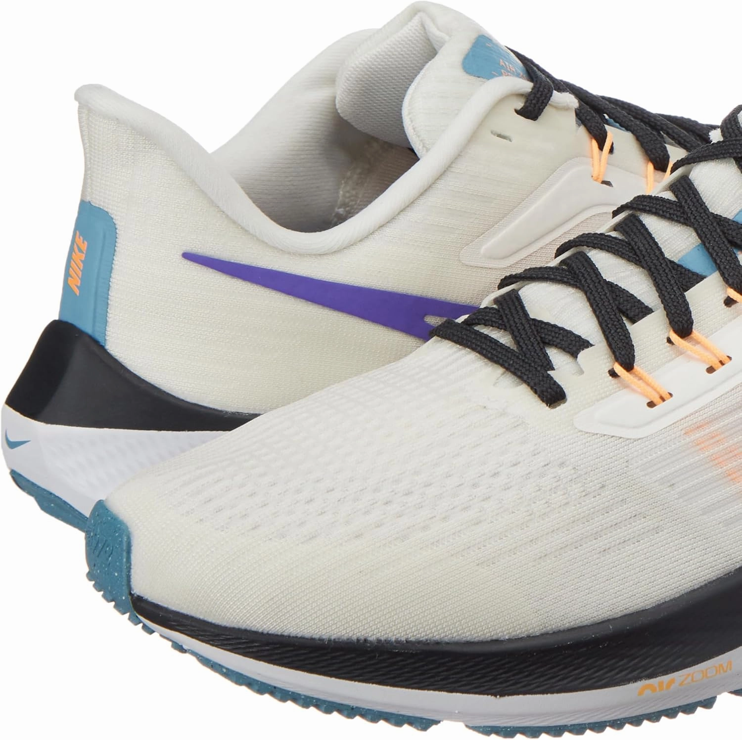 NIKE Women's Sneaker