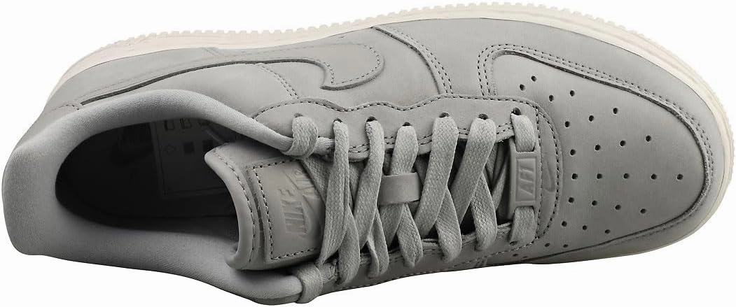 Nike Women's Sneaker