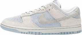 Nike Women's W Dunk Low Sneaker