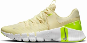 Nike Women's W Free Metcon 5 Sneaker, 0